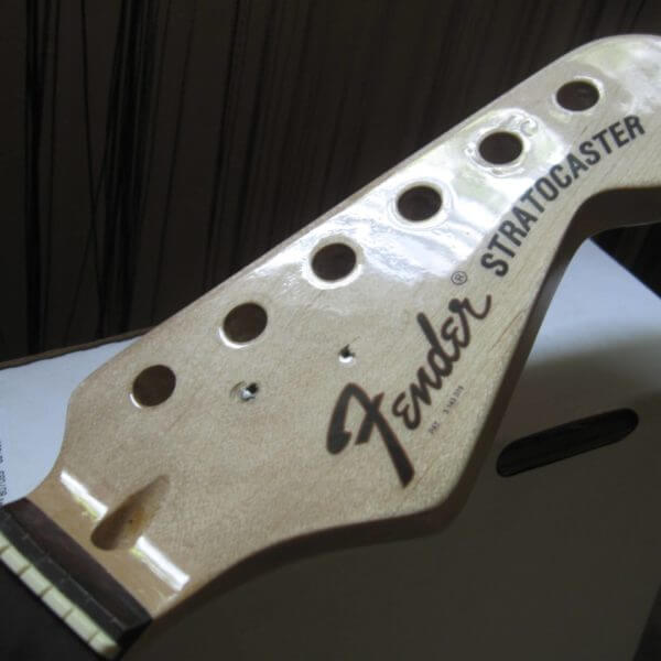 Купить наклейку Fender Stratocaster 1971-1976 на гитару