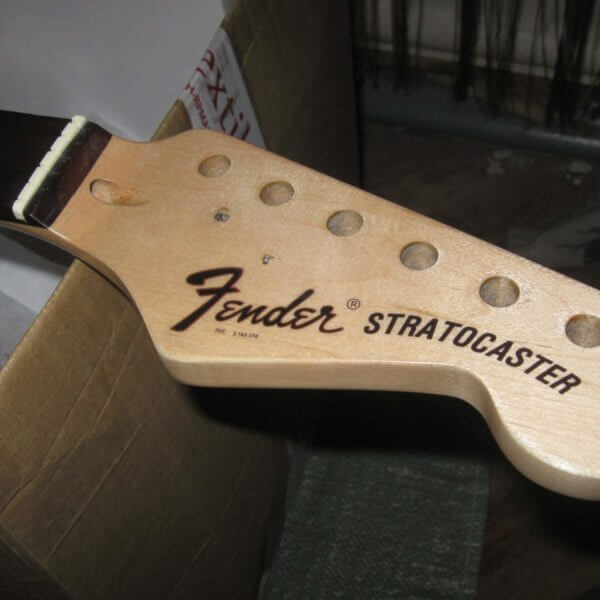 Переводка на голову грифа Fender Stratocaster 1971-1976