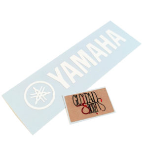 Yamaha белого цвета наклейка